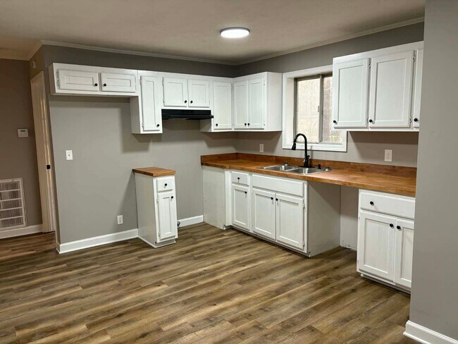 Photo - 709 El Capitan Dr