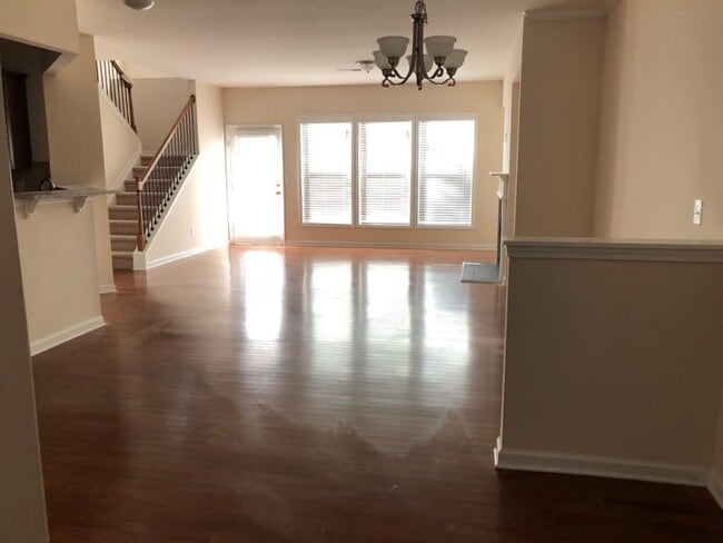 Photo - 2100 Greencrest Cir