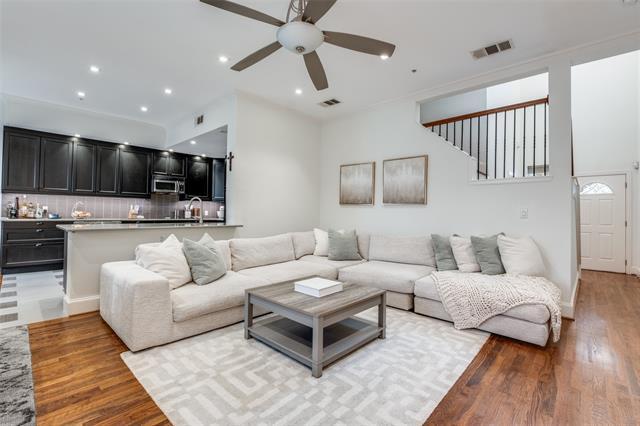 Photo - 5709 Lewis St