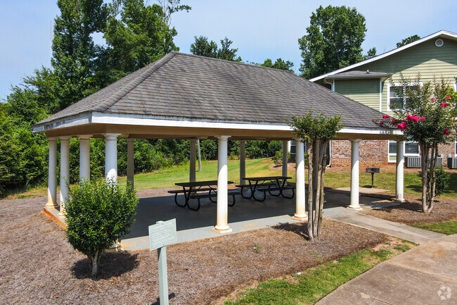 Picnic Area - Magnolia Village