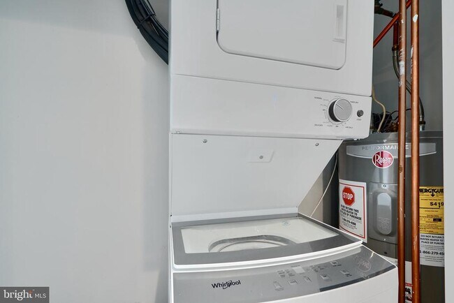 Photo - 1729 Guilford Ave Unidad 3