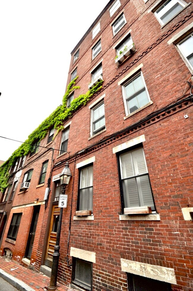 Photo - 25 Ridgeway Ln Condo Unit 3