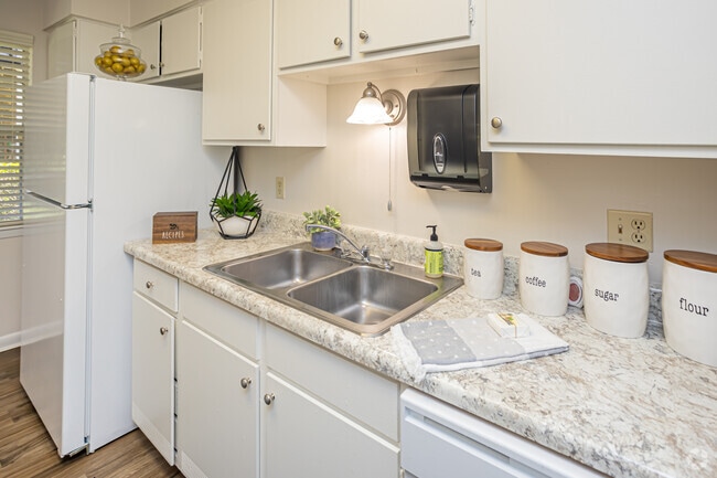 3BR, 2BA - 1,525SF