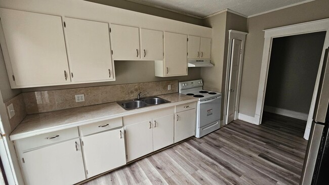 Photo - 5614 6th Ave