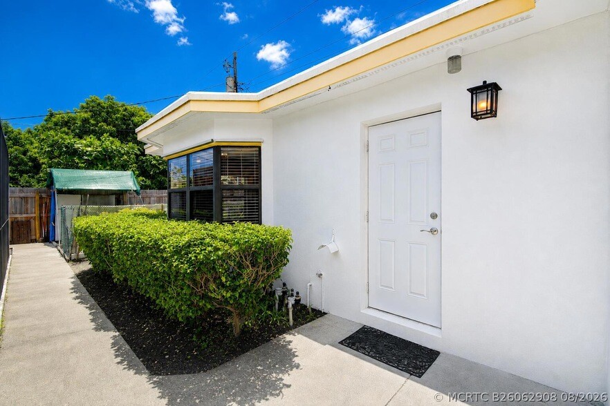 1316 Date Palm Dr