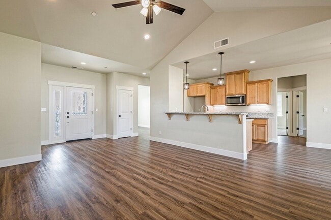 Photo - Beautiful 3 Bedroom Home Nestled in Paradise! Available Early September!