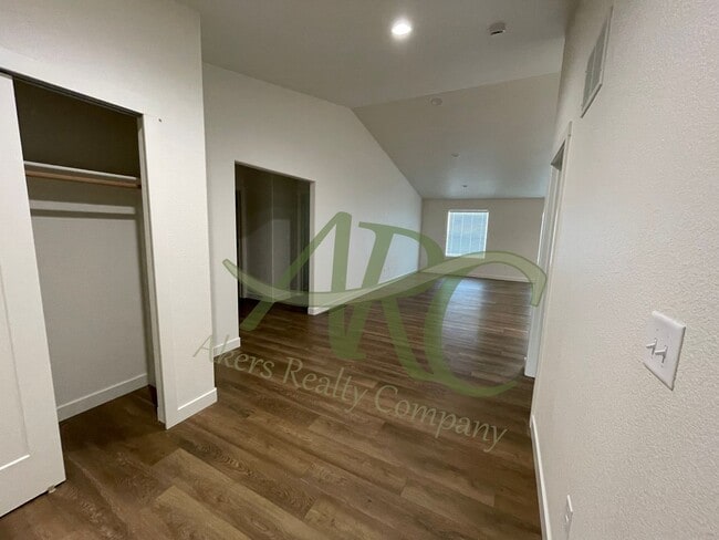 Photo - Coral 968-970 Unit 968