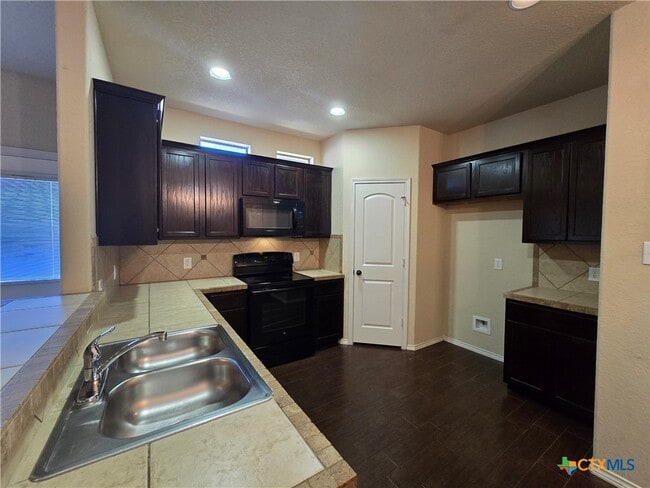 Building Photo - 294 Rosalie Dr Rental