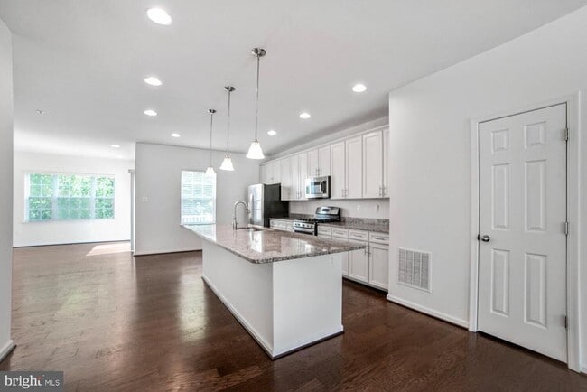 Photo - 7872 River Rock Way