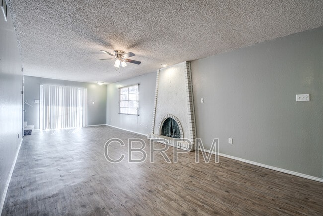 Photo - 5308 Kenosha Ave