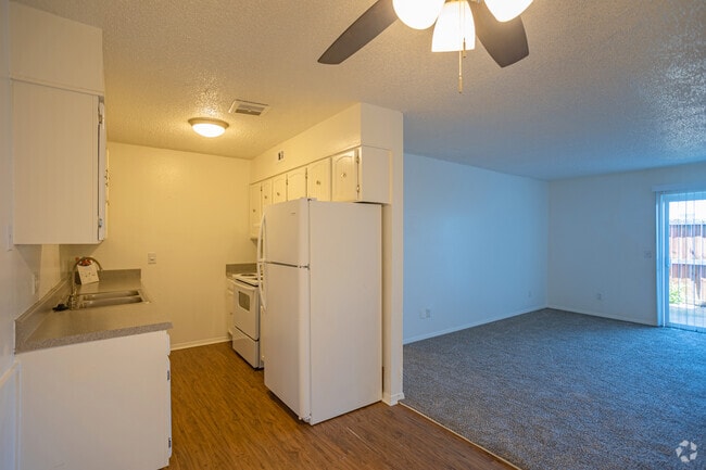 2BR, 1BA - 950SF
