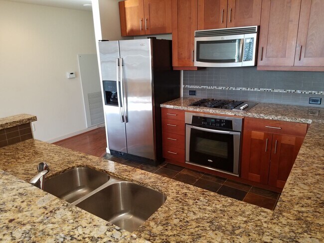 Photo - 1515 Dock St