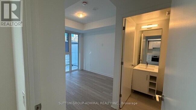 Photo - 634 Church St Unité 1001