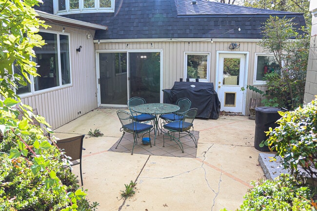 Photo - 2103 Laurel Brook Rd