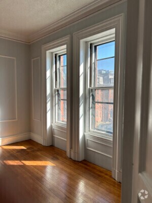 Building Photo - 406 Beacon St Unit 5 Rental