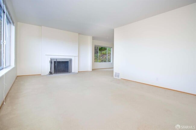 Photo - 160 Devonshire Way