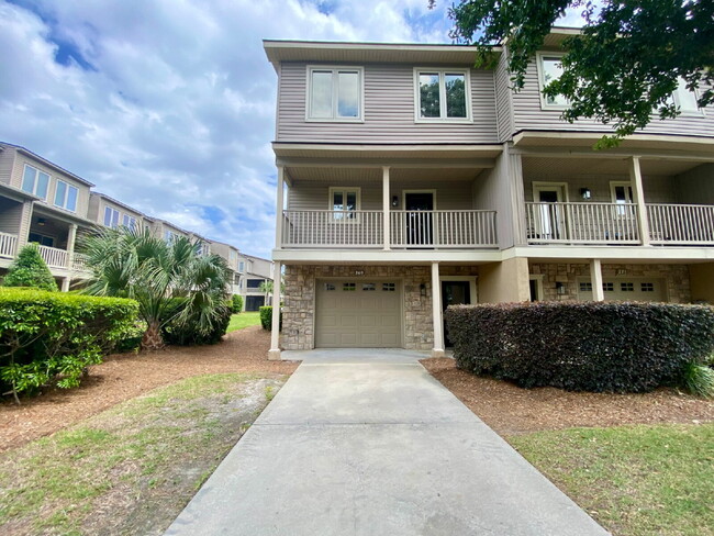 Spacious Townhome located on Hilton Head I... - Spacious Townhome located on Hilton Head I...