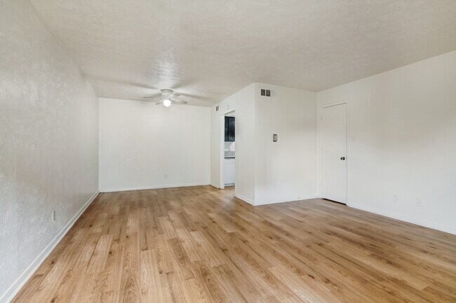 740 Sq. Ft. 1 Bedroom