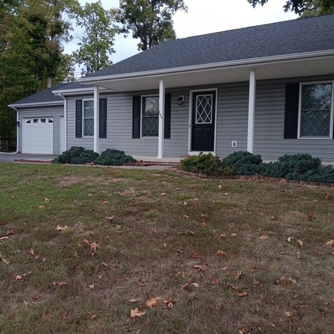 Building Photo - 199 Basin Dr