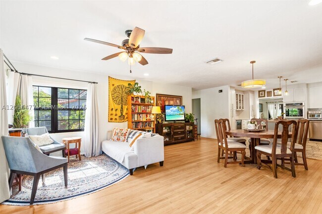 Photo - 550 Westward Dr