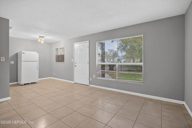 4030 Leonard Cir E