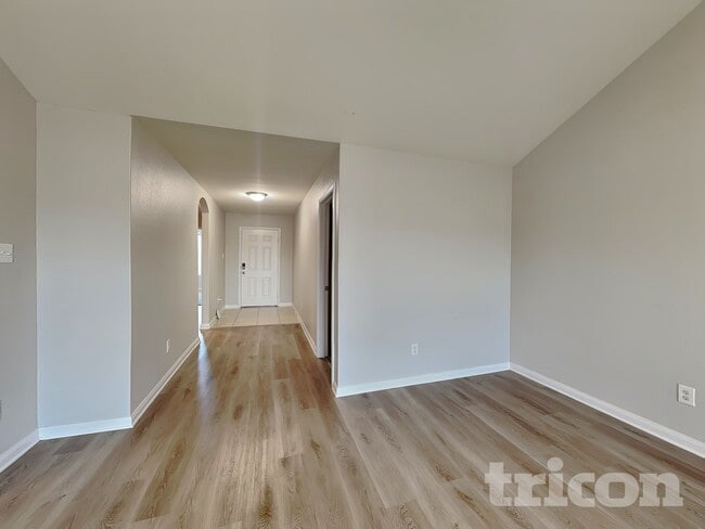 Photo - 108 Rushmore Ln
