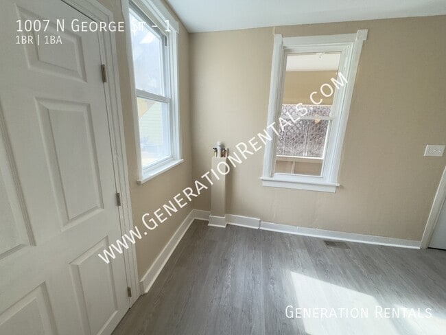 Photo - 1007 N George St Unit 1