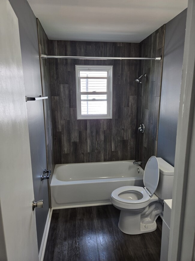 Photo - 1165 Ruddell Rd