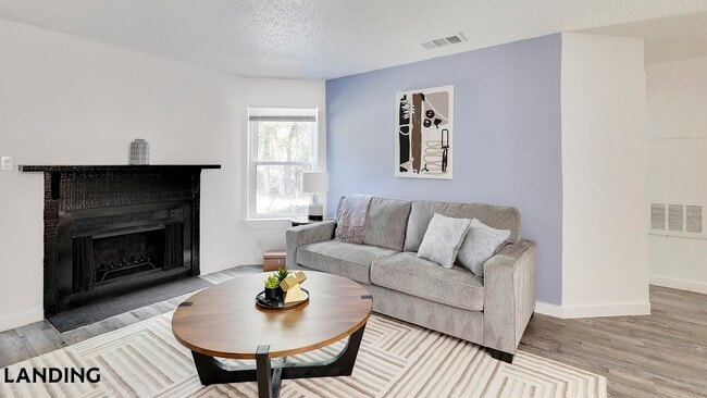 Building Photo - 1225 E Pleasant Run Rd