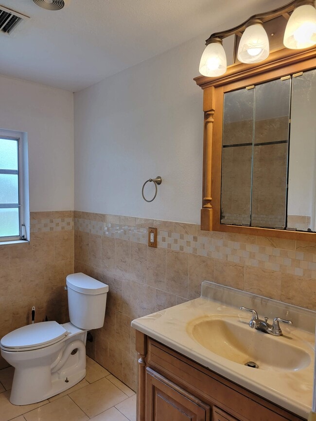 Photo - 1901 E Noel St