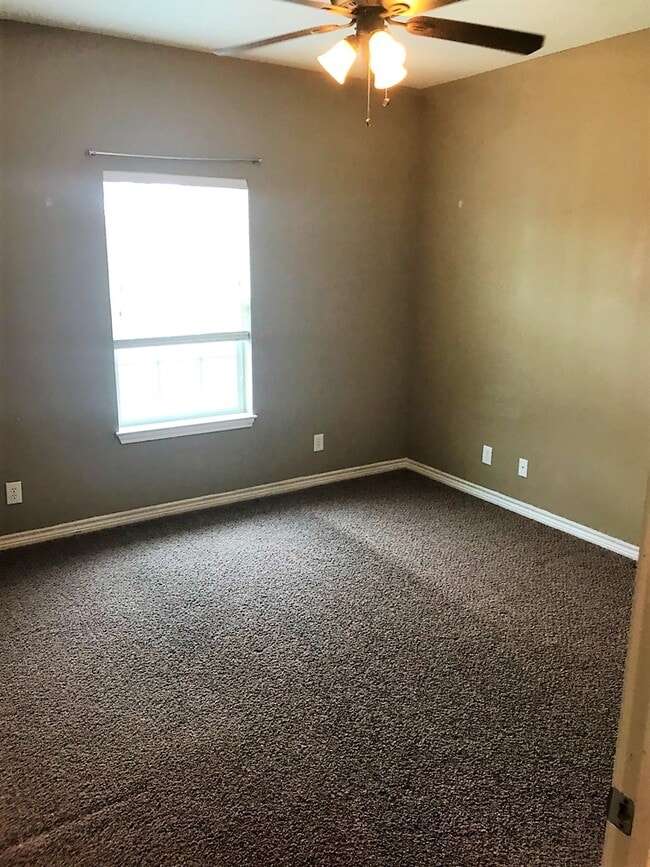 Photo - 4251 Castlegate Dr Unit 4251