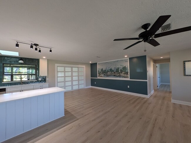 Photo - Gorgeous 3/2/2 Home, Great Location