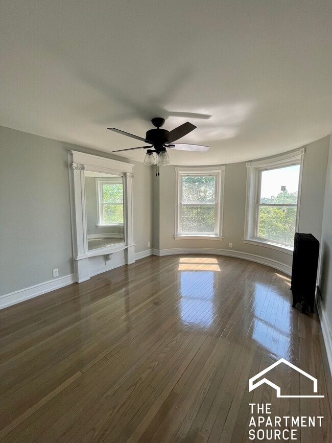 Photo - 4639 S Prairie Ave Unit 1