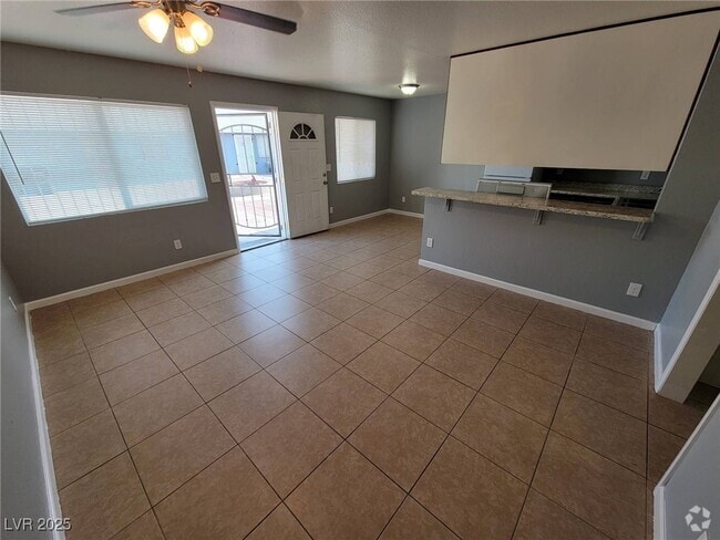 Building Photo - 2023 Bassler St Rental