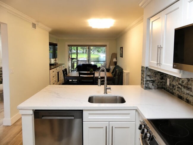 Photo - 2226 N Cypress Bend Dr Unit 103