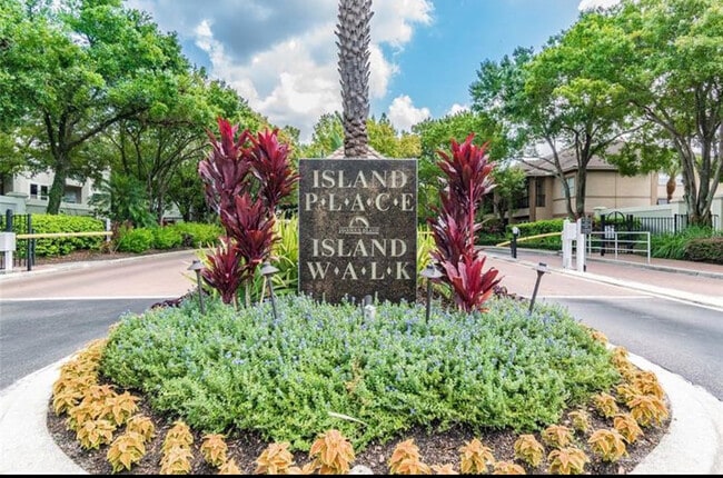 Building Photo - 628 Arbor Lake Ln Unit 628 Arbor Lake Lane