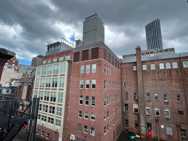 Photo - 304 Newbury St Unidad 304-2