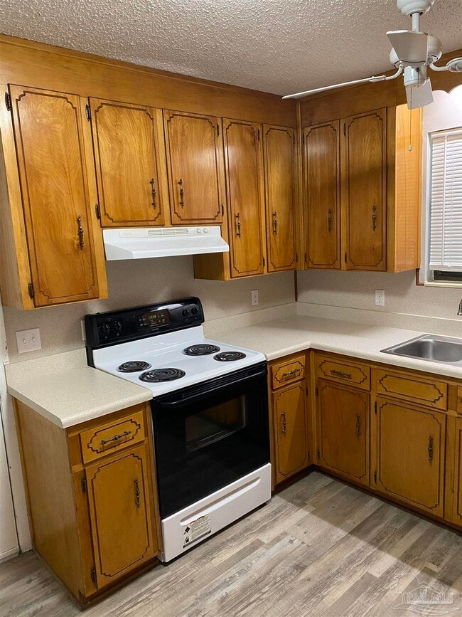 Photo - 6005 Muldoon Rd