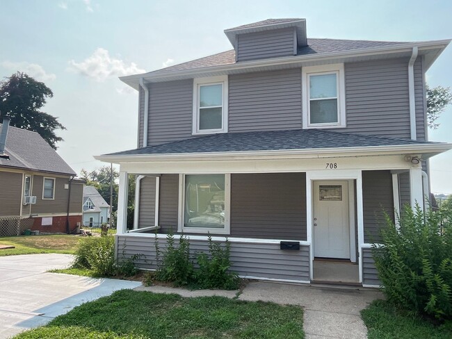 Building Photo - 4BR House in Midtown