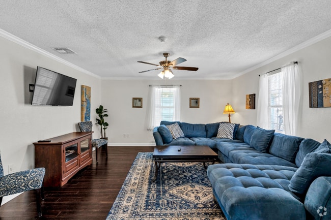 Building Photo - 5000 St Claude St Rental