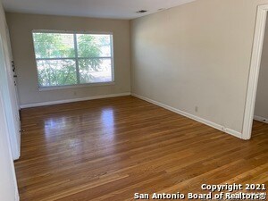 Photo - 111 Laddie Pl