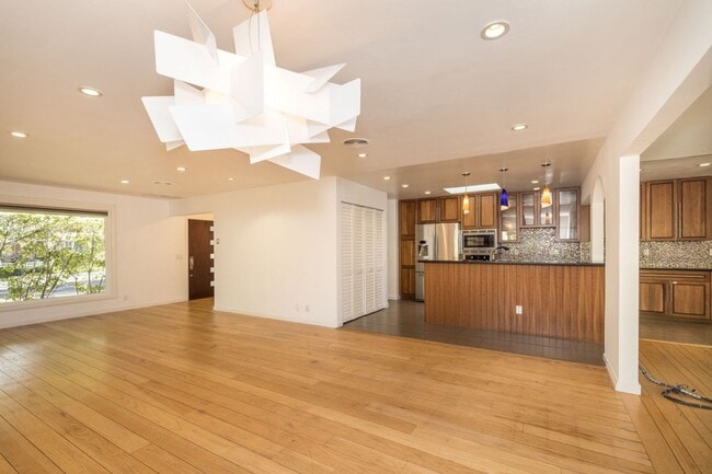 Photo - Elegant 3 Bed 2 Bath Home, Beautifully Remodeled in 2011