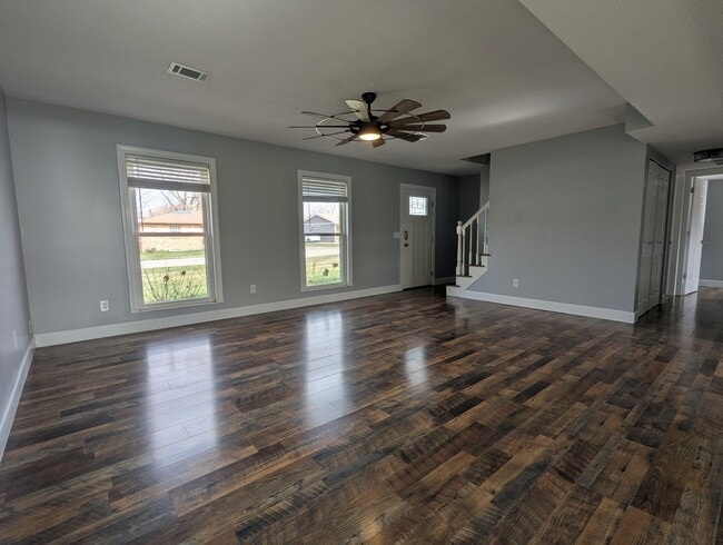 Photo - 4 Bedroom Home In Radcliff!