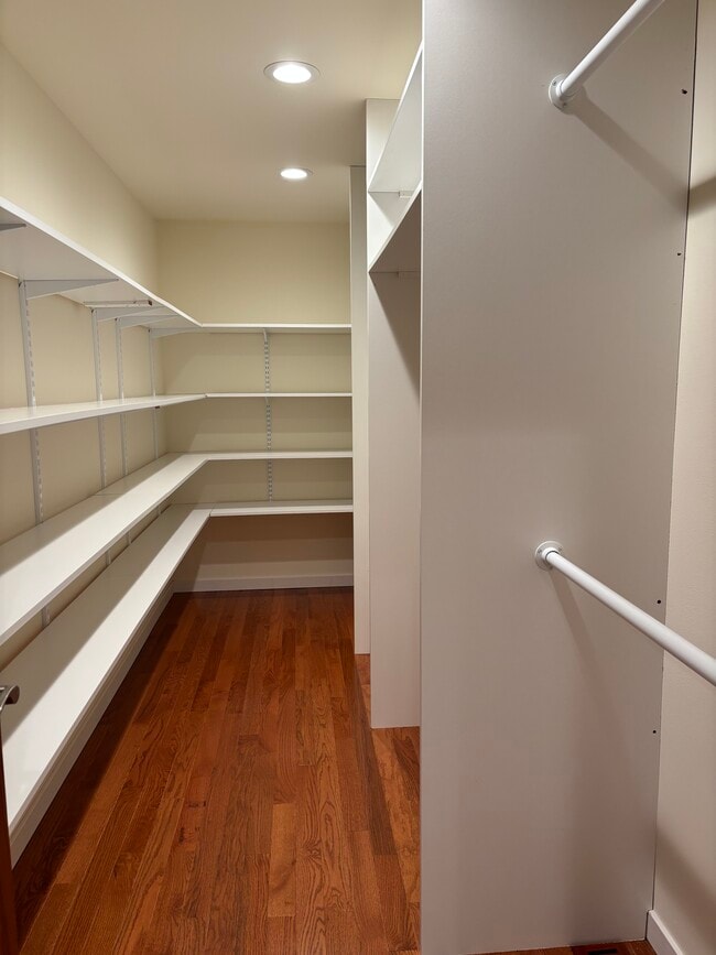 Photo - 512 S Main St