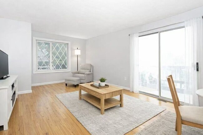 Photo - 198 Cohasset St