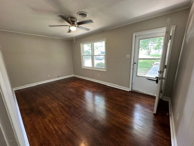Photo - 2339 2nd St