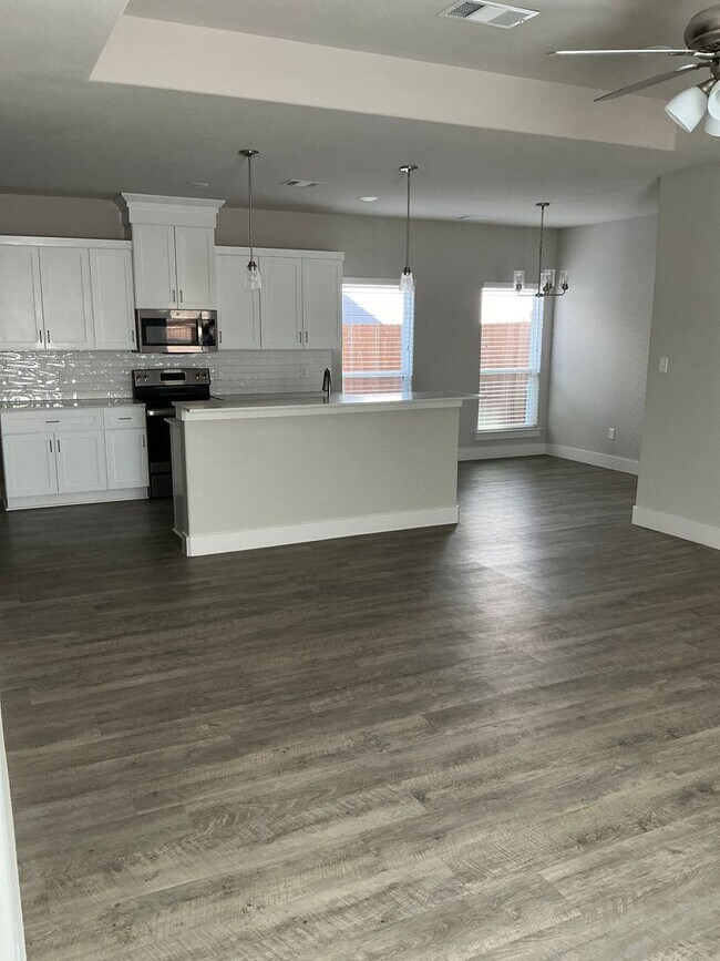 Coming Soon!! Beautiful 3/2/2 in Godley House House Rental in Godley