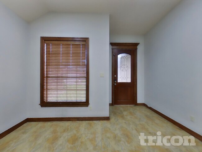 Photo - 103 Lullaby Ln