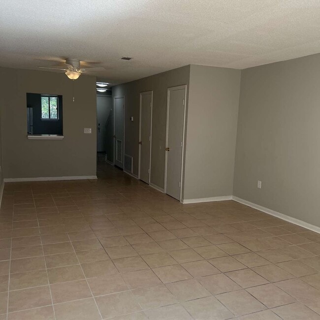 Building Photo - 156 Dillon Rd Rental