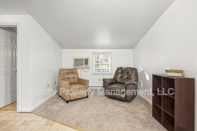 Photo - 121 Yorkshire Dr Unit Apt A